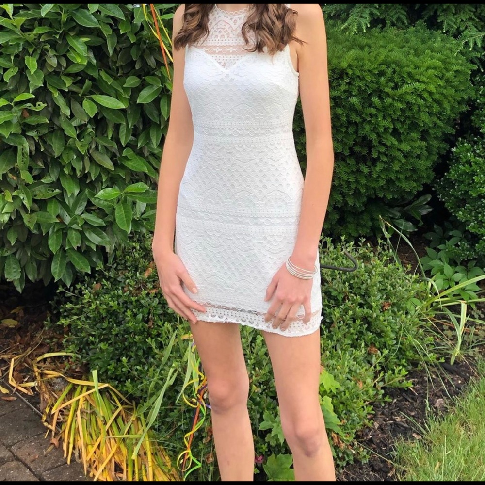 Francesca’s mini bodycon lace dress!!